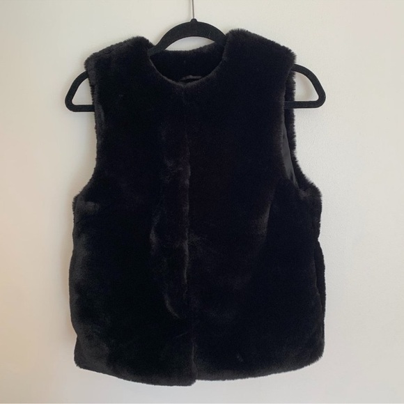🖤 Topshop Black Faux Fur Vest (Size 4 / Small) - Picture 1 of 3